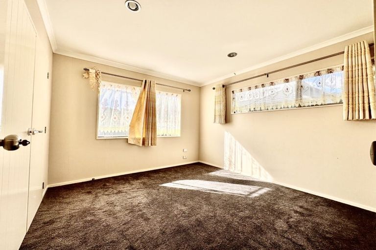 Photo of property in 23 Packspur Drive, Flat Bush, Auckland, 2016