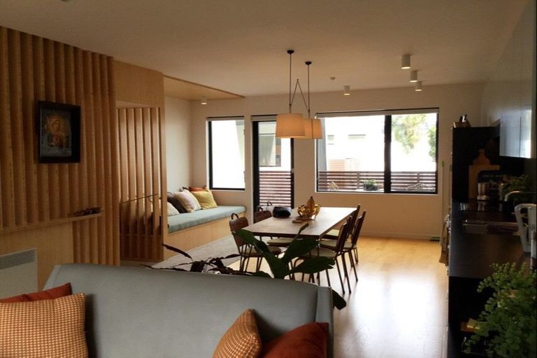 Photo of property in 76 Brougham Street, Mount Victoria, Wellington, 6011