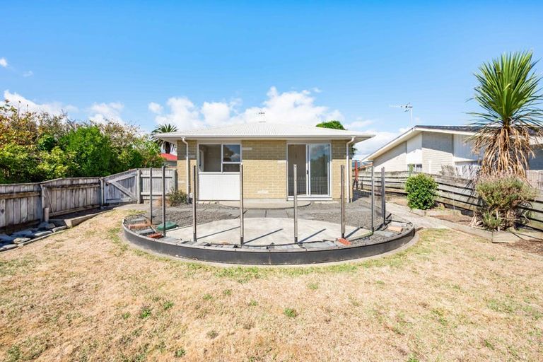 Photo of property in 12a Callender Terrace, Paraparaumu Beach, Paraparaumu, 5032