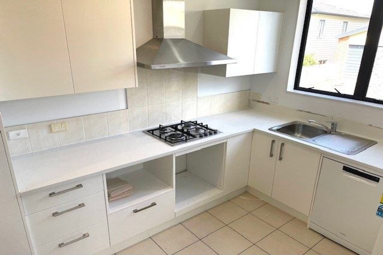 Photo of property in 48/22 Northcross Drive, Oteha, Auckland, 0632