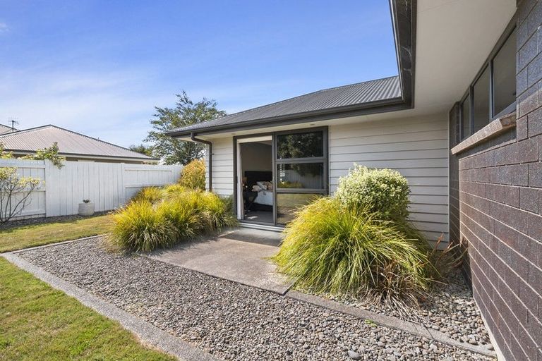 Photo of property in 25 Trump Place, Kelvin Grove, Palmerston North, 4414