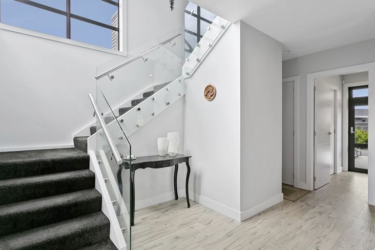 Photo of property in 12 Pukenamu Road, Rainbow Point, Taupo, 3330