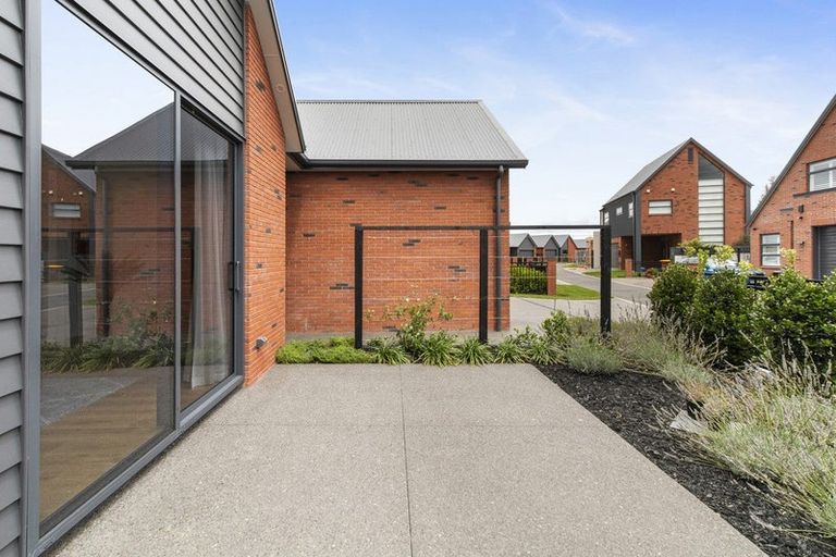 Photo of property in 8 Garland Lane, Leamington, Cambridge, 3432