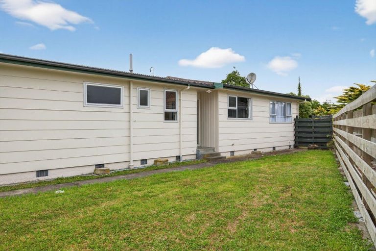 Photo of property in 36 Abraham Crescent, Milson, Palmerston North, 4414