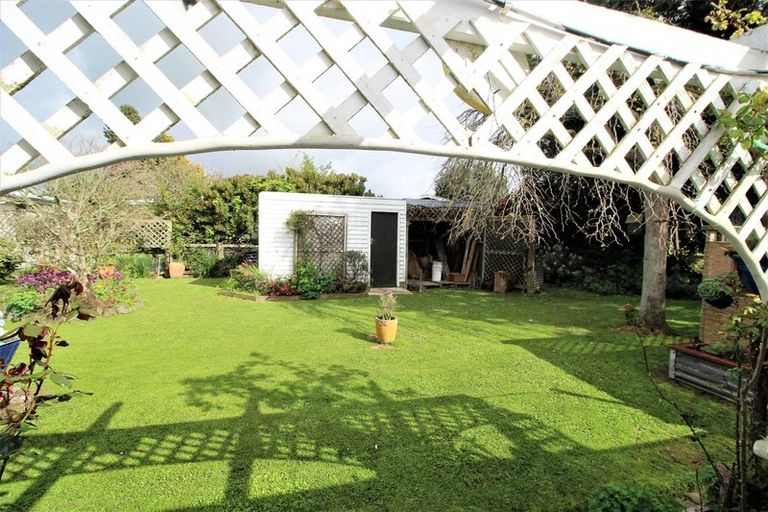 Photo of property in 19 Bowen Street, Woodville, 4920