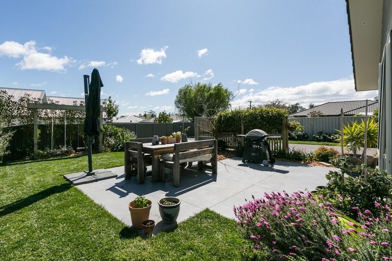 Photo of property in 75a Arataki Road, Havelock North, 4130