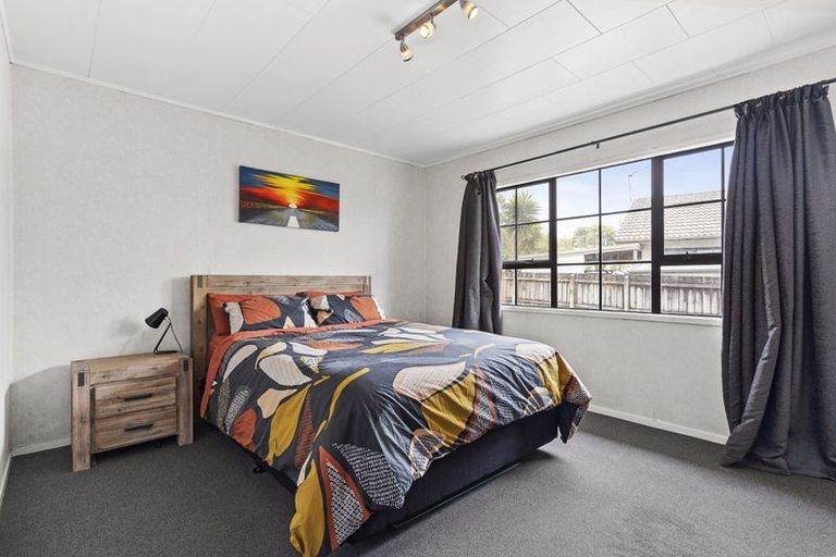 Photo of property in 19 Barbados Drive, Unsworth Heights, Auckland, 0632