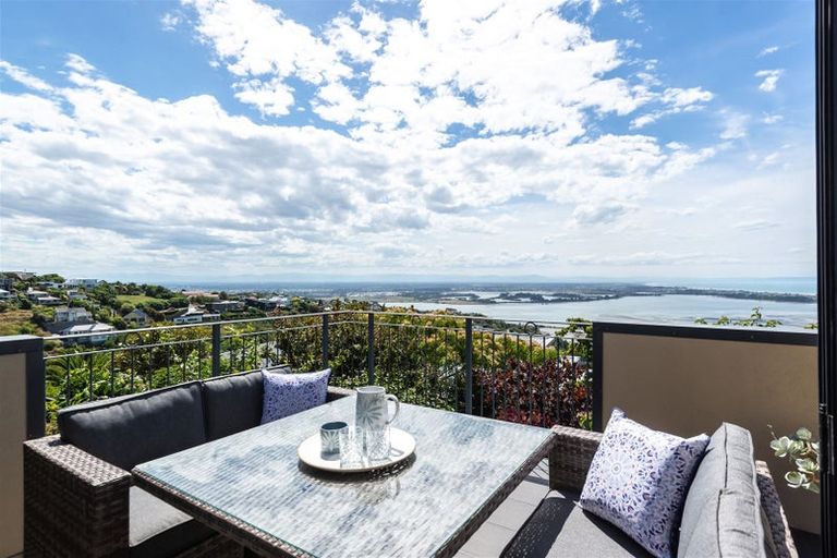 Photo of property in 4 Avery Place, Redcliffs, Christchurch, 8081