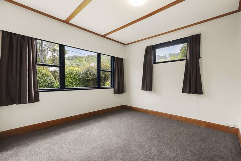 Photo of property in 74 Nottingham Street, Karori, Wellington, 6012