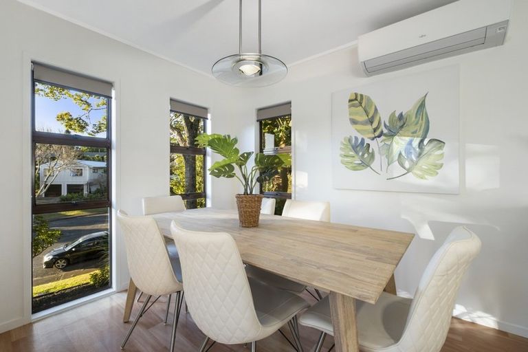 Photo of property in 27 William Hadlow Place, Hatfields Beach, Orewa, 0931