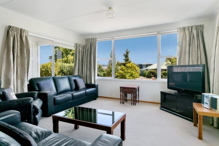 Photo of property in 34 Aubrey Crescent, Rainbow Point, Taupo, 3330