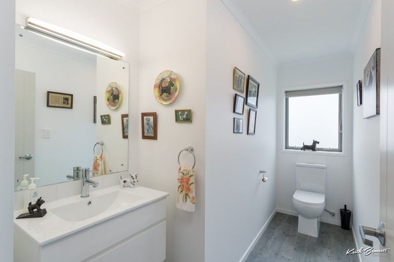 Photo of property in 33 Buddle Road, Wallaceville, Upper Hutt, 5018