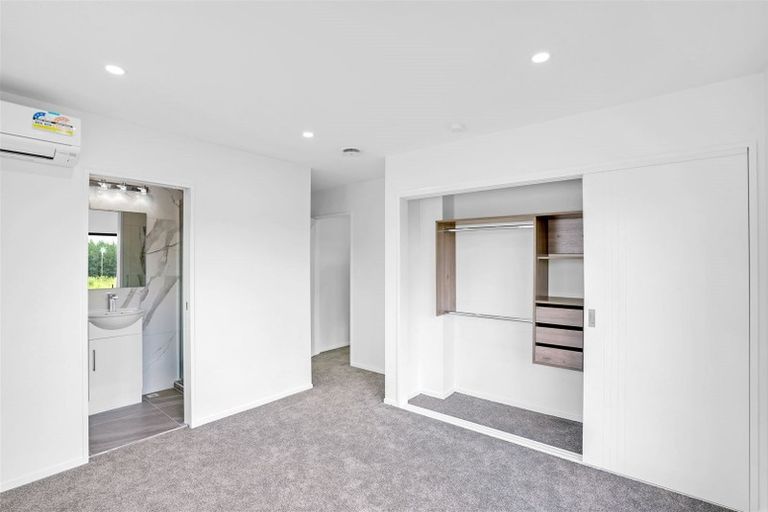 Photo of property in 20a Survila Street, Takanini, 2110