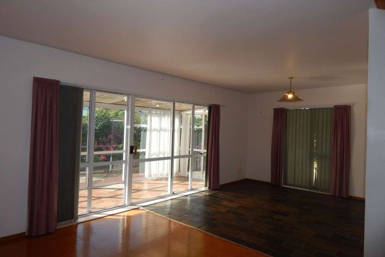 Photo of property in 75 Totara Crescent, Woburn, Lower Hutt, 5011