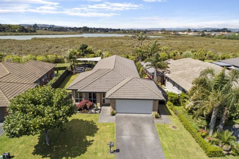 Photo of property in 34 Stranraer Crescent, Wattle Downs, Auckland, 2103