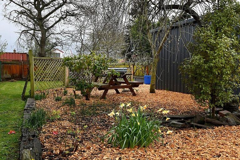 Photo of property in 27 Roseness Street, Palmerston, 9430