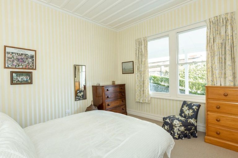 Photo of property in 43 May Avenue, Hospital Hill, Napier, 4110