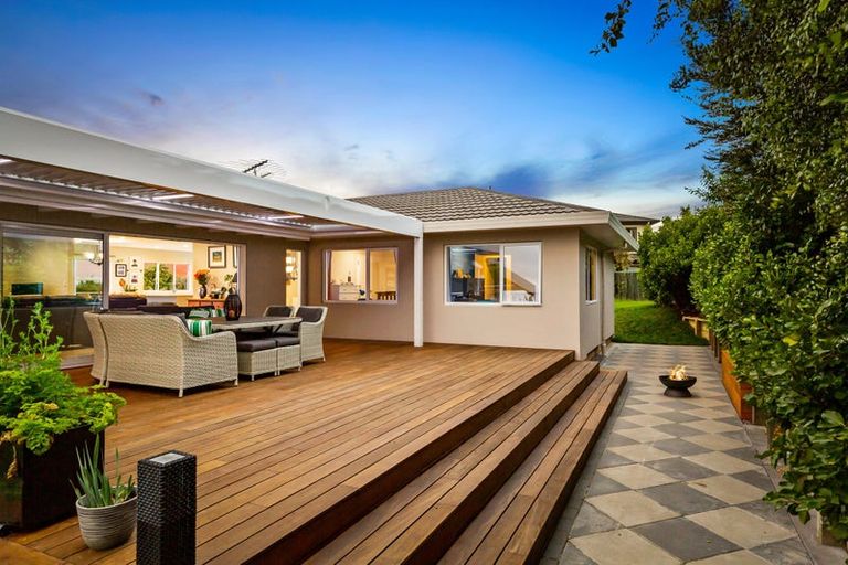 Photo of property in 22 Ballini Rise, West Harbour, Auckland, 0618