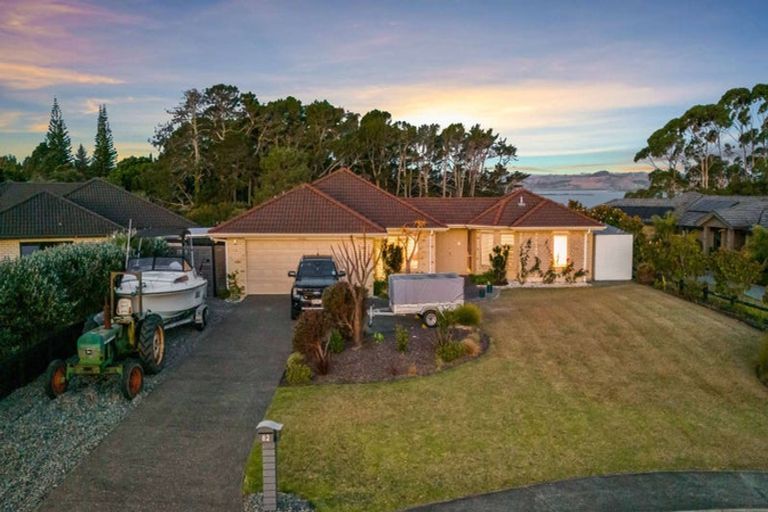 Photo of property in 82 Omana Avenue, Shelly Beach, Helensville, 0874