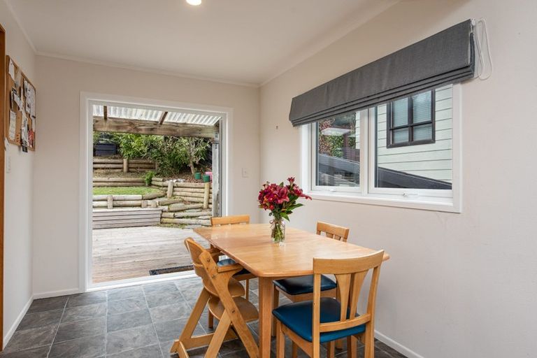Photo of property in 52 Grays Road, Plimmerton, Porirua, 5026