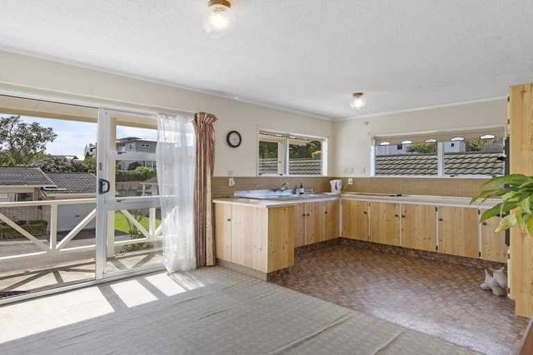 Photo of property in 33 Carrington Street, New Plymouth, 4310