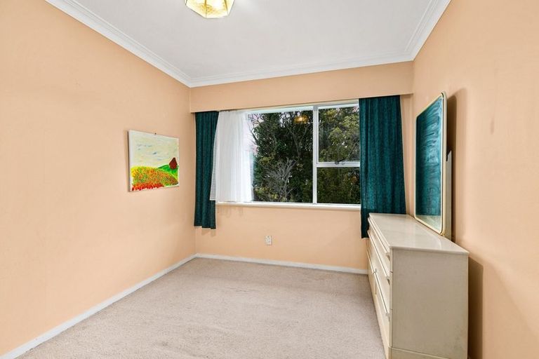 Photo of property in 24 Hartley Terrace, Massey, Auckland, 0614