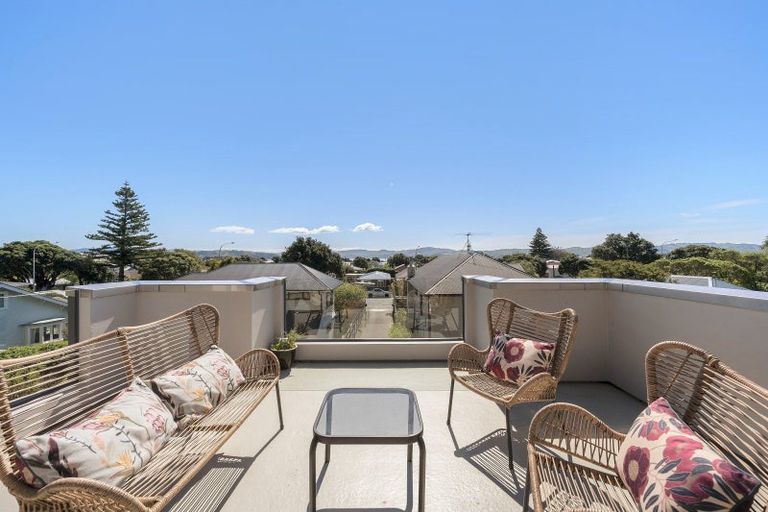 Photo of property in 203 Muritai Road, Eastbourne, Lower Hutt, 5013