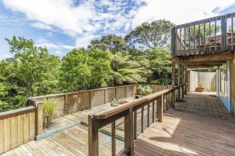 Photo of property in 36 Coroglen Avenue, Birkenhead, Auckland, 0626