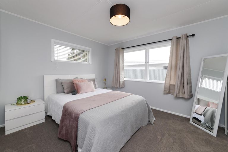Photo of property in 26 Apollo Parade, Milson, Palmerston North, 4414