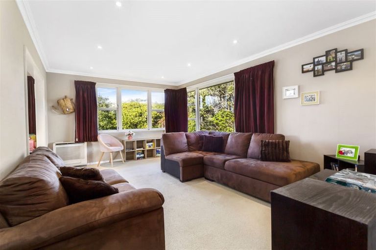 Photo of property in 1 Angell Street, Johnsonville, Wellington, 6037