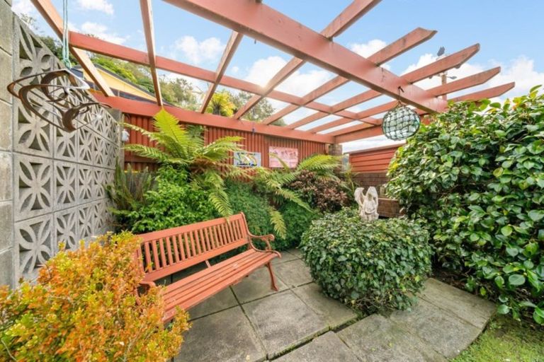 Photo of property in 10 Avro Road, Blue Mountains, Upper Hutt, 5371