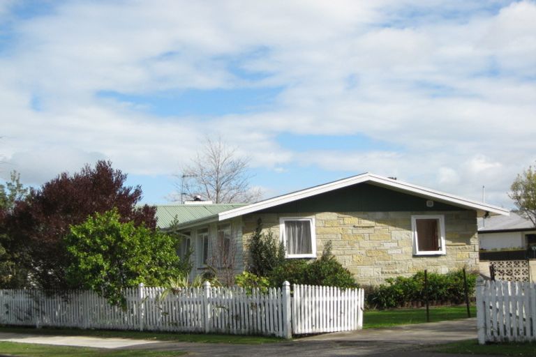 Photo of property in 4 Crichton Place, Havelock North, 4130