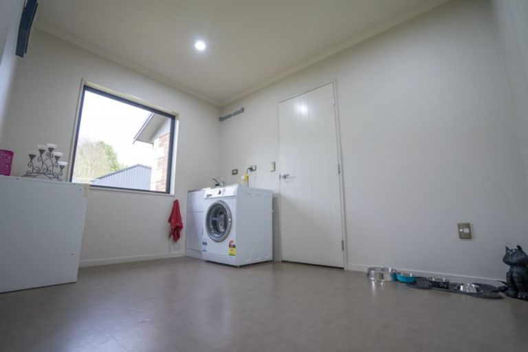 Photo of property in 61 Dunns Road, Otatara, Invercargill, 9879