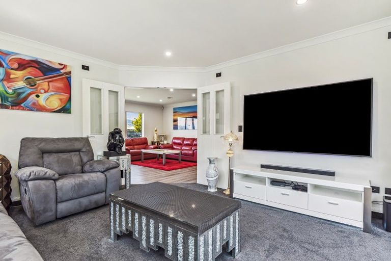 Photo of property in 170 Guildford Drive, Paraparaumu Beach, Paraparaumu, 5032