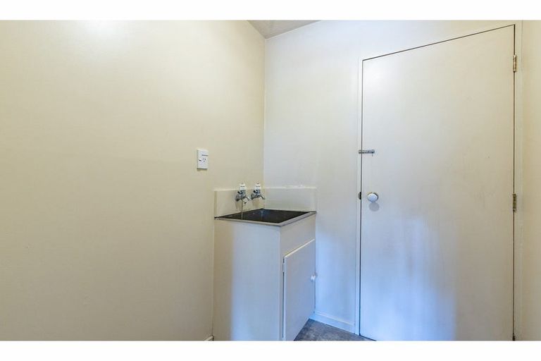 Photo of property in 2/86 Aorangi Road, Bryndwr, Christchurch, 8053