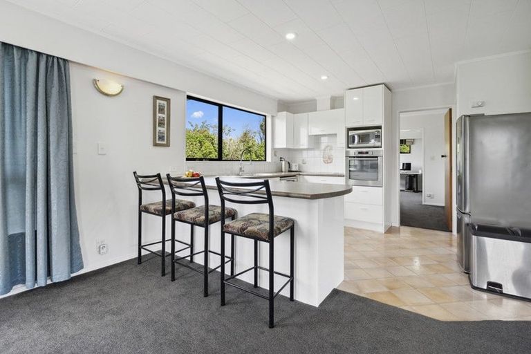 Photo of property in 25 Ngatitoa Street, Tawa, Wellington, 5028