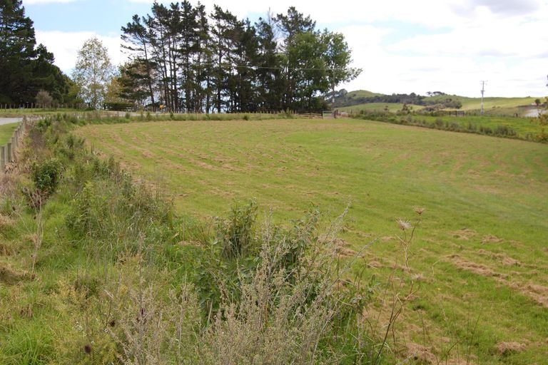 Photo of property in 54 Rangiora Road, Kaiwaka, 0573