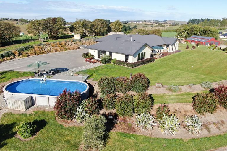 Photo of property in 28 Rooneys Road, Weston, Oamaru, 9491