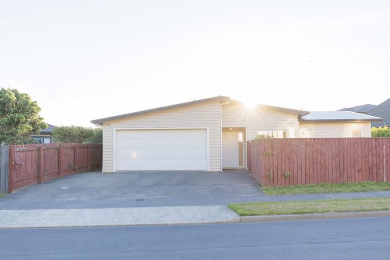 Photo of property in 4 Montego Place, Grenada Village, Wellington, 6037