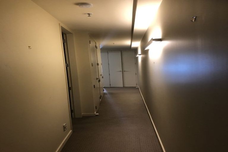 Photo of property in Aqua, 2/74 Oriental Parade, Oriental Bay, Wellington, 6011