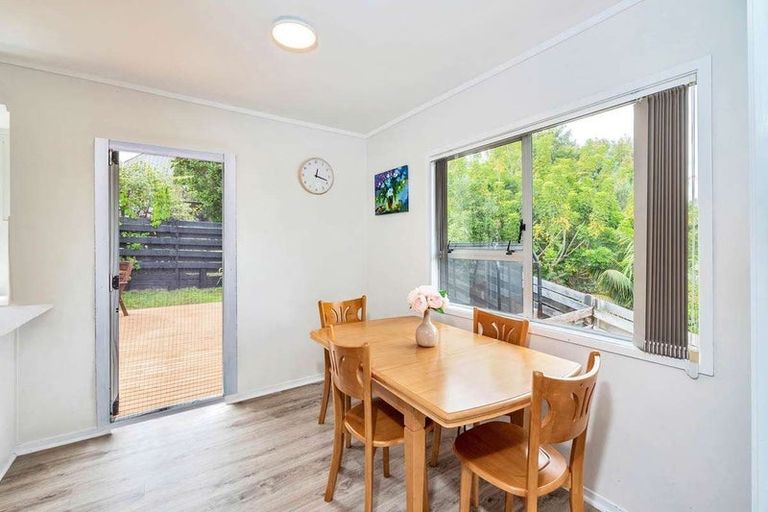 Photo of property in 1/11 Foley Place, Torbay, Auckland, 0632