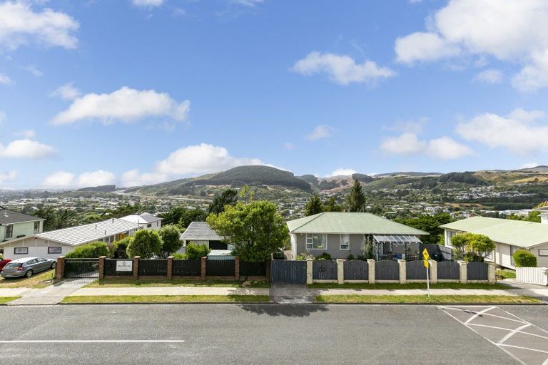Photo of property in 56 Fyvie Avenue, Tawa, Wellington, 5028