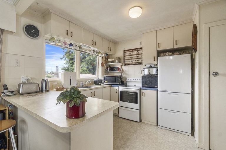 Photo of property in 2/5 Kerswill Place, Pakuranga, Auckland, 2010