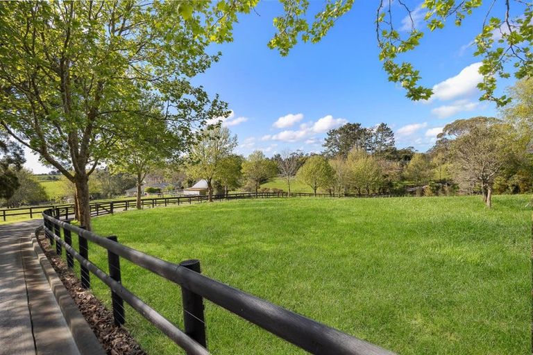 Photo of property in 70 Pomona Road, Kumeu, 0891