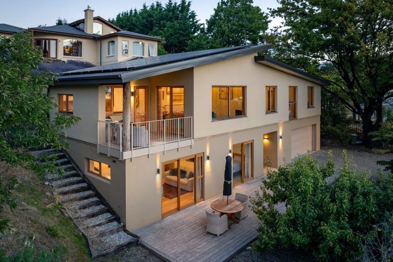 Photo of property in 337 Beacon Point Road, Wanaka, 9305