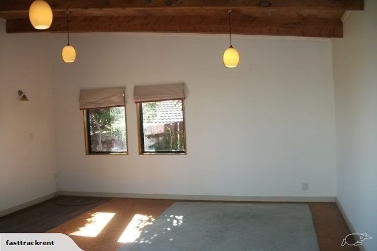 Photo of property in 1 Blethyn Place, Te Atatu South, Auckland, 0610