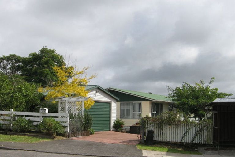 Photo of property in 168 Colwill Road, Massey, Auckland, 0614