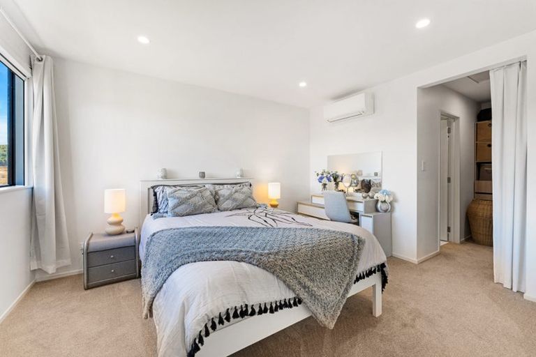 Photo of property in 74 Ashley Avenue, Long Bay, Auckland, 0630