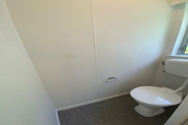 Photo of property in 3c Peckham Grove, Tawa, Wellington, 5028