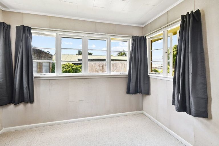 Photo of property in 222 Great South Road, Huntly, 3700